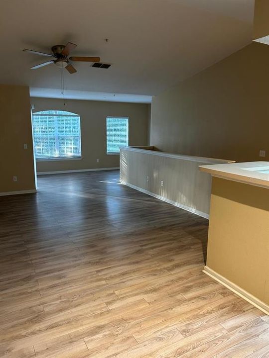 Active With Contract: $159,900 (2 beds, 2 baths, 1042 Square Feet)