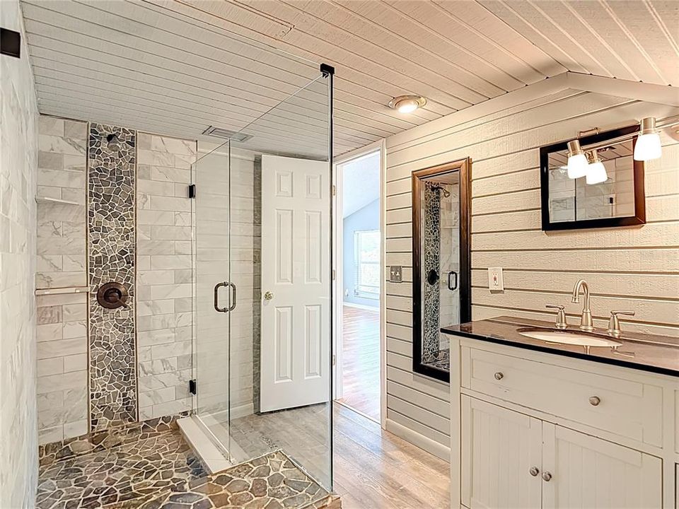 Activo con contrato: $459,900 (3 camas, 2 baños, 1840 Pies cuadrados)