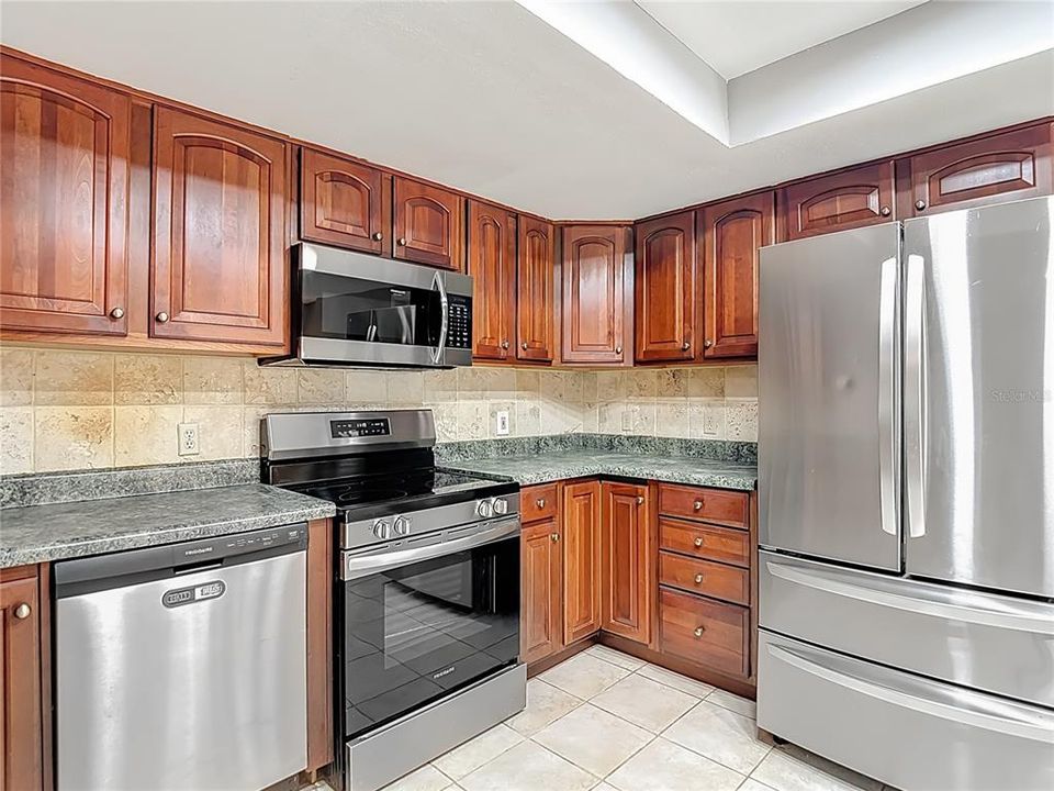 Activo con contrato: $459,900 (3 camas, 2 baños, 1840 Pies cuadrados)