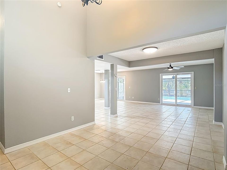 Activo con contrato: $459,900 (3 camas, 2 baños, 1840 Pies cuadrados)