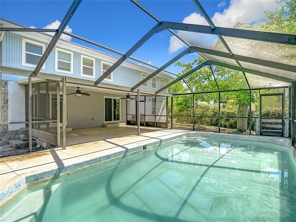 Activo con contrato: $459,900 (3 camas, 2 baños, 1840 Pies cuadrados)