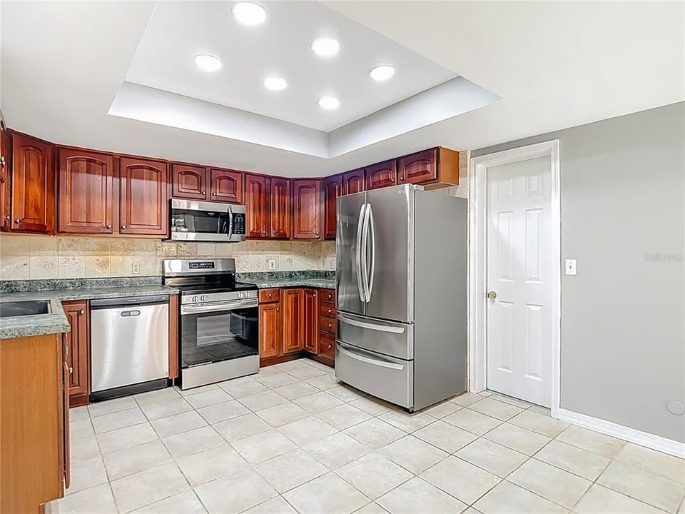 Activo con contrato: $459,900 (3 camas, 2 baños, 1840 Pies cuadrados)