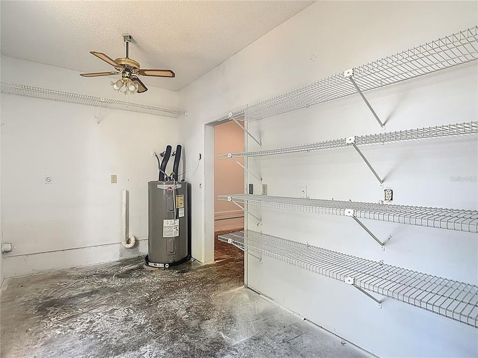 Activo con contrato: $459,900 (3 camas, 2 baños, 1840 Pies cuadrados)