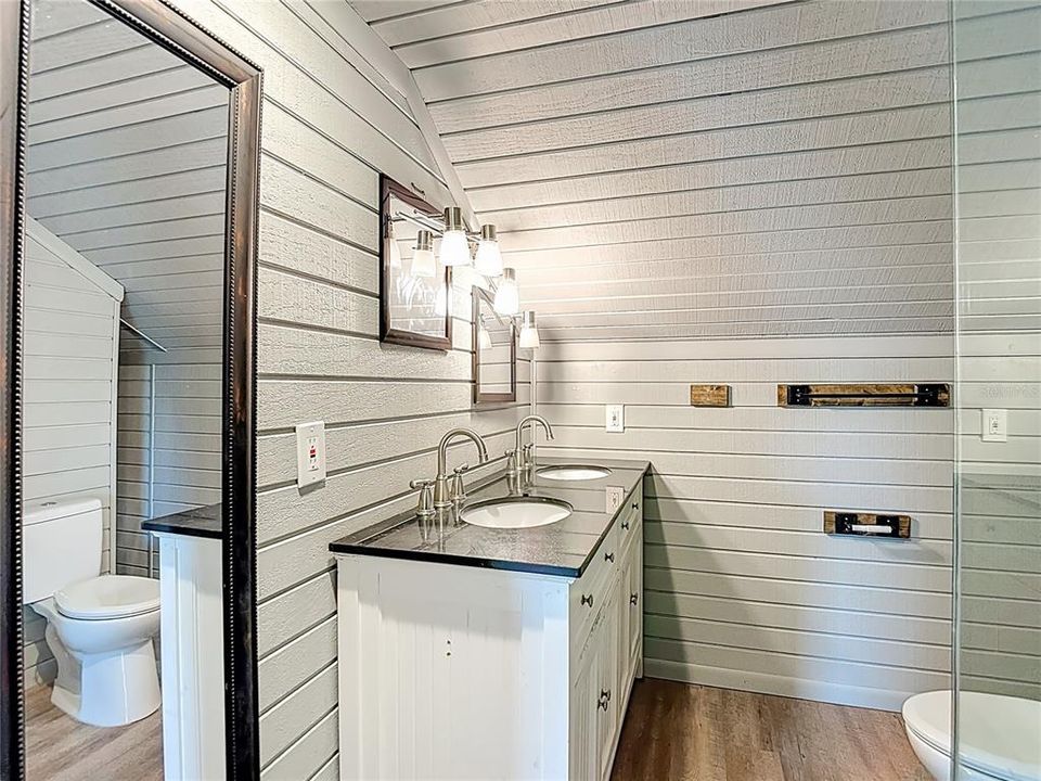 Activo con contrato: $459,900 (3 camas, 2 baños, 1840 Pies cuadrados)