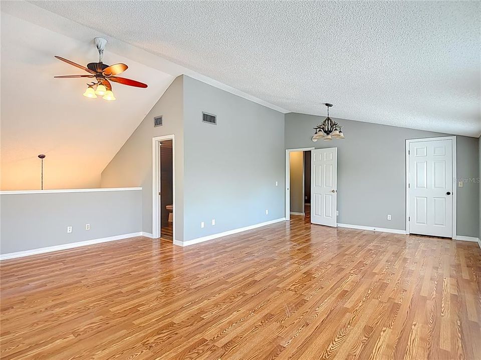 Activo con contrato: $459,900 (3 camas, 2 baños, 1840 Pies cuadrados)