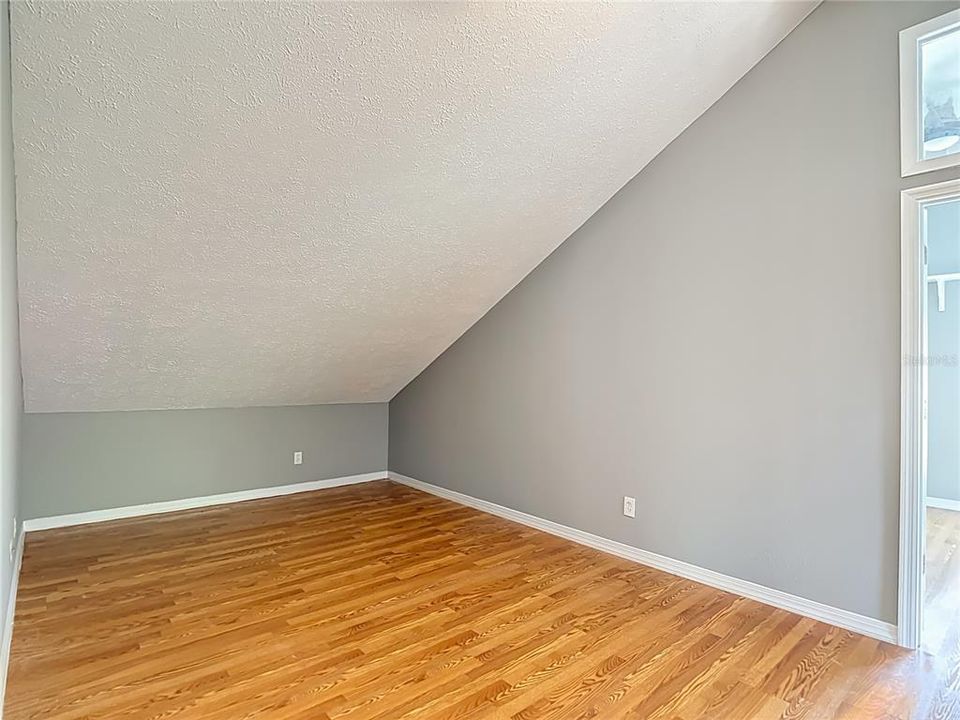 Activo con contrato: $459,900 (3 camas, 2 baños, 1840 Pies cuadrados)