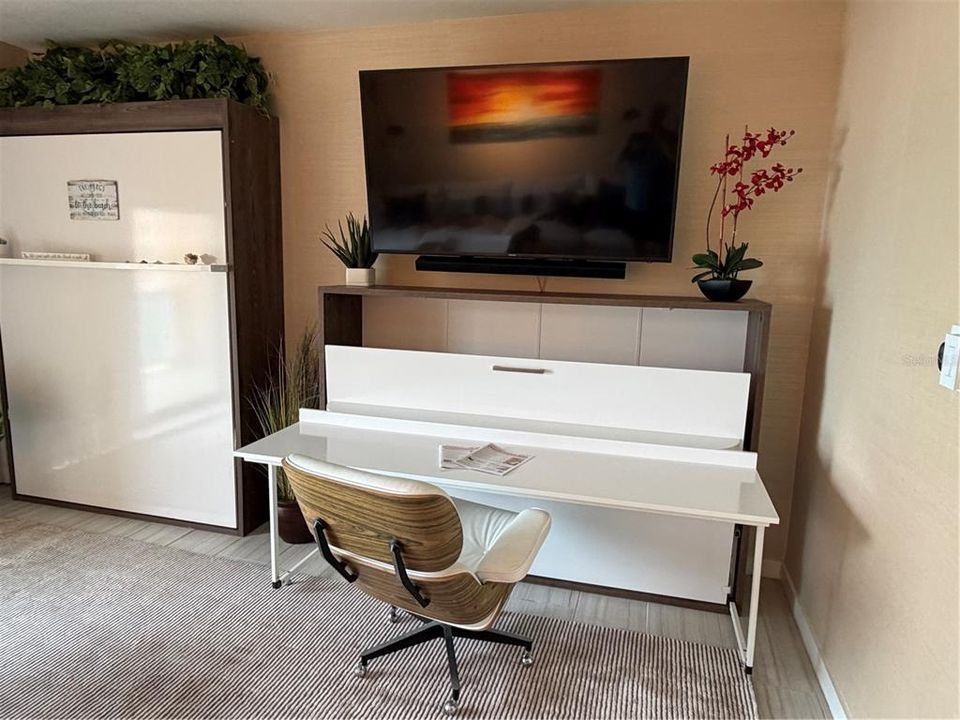 Active With Contract: $369,000 (0 beds, 1 baths, 493 Square Feet)