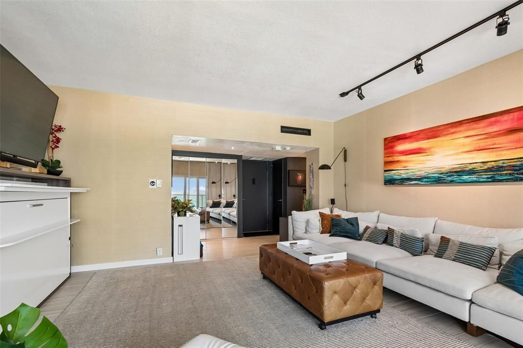 For Sale: $369,000 (0 beds, 1 baths, 493 Square Feet)