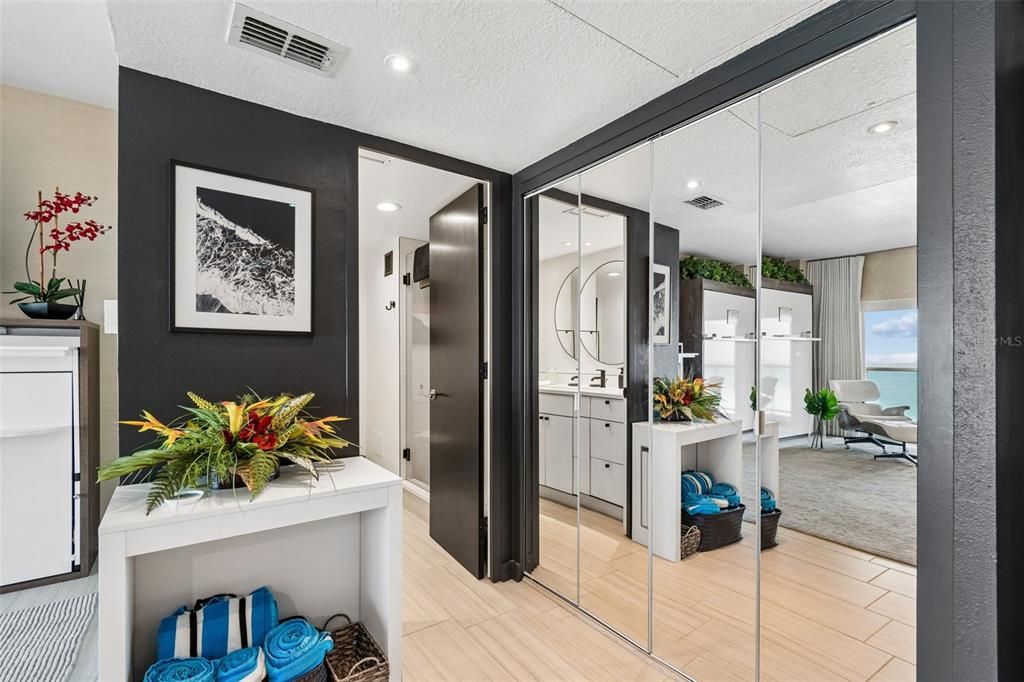 For Sale: $369,000 (0 beds, 1 baths, 493 Square Feet)
