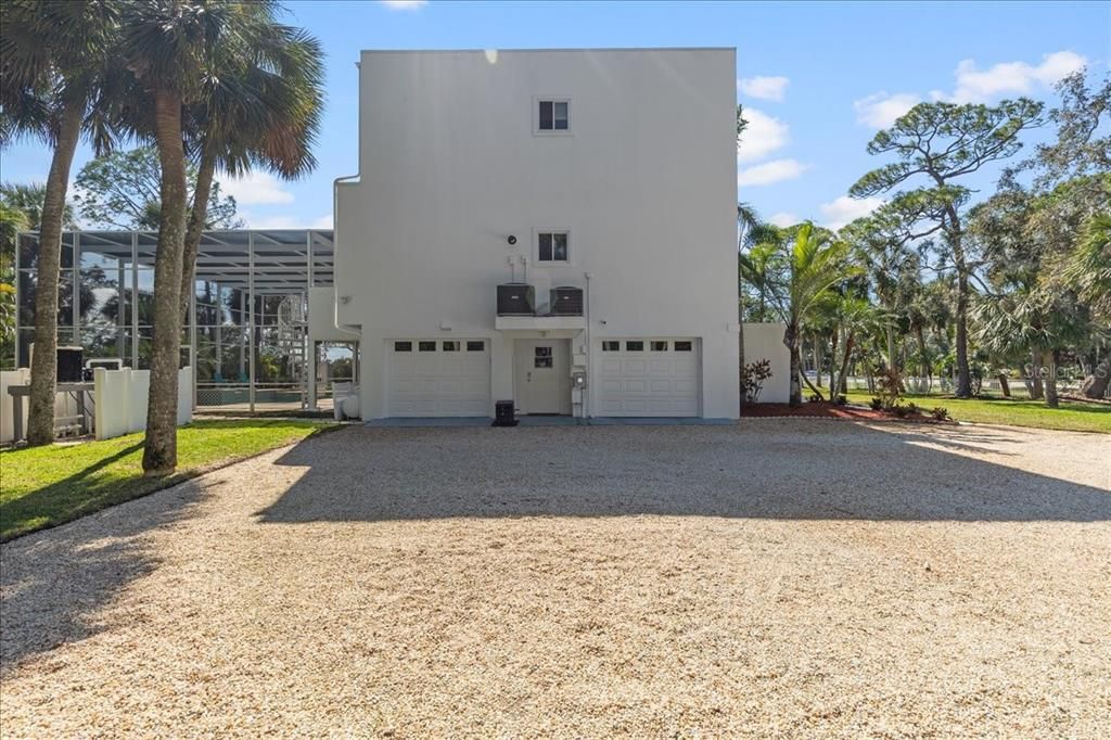 For Sale: $1,299,000 (4 beds, 3 baths, 2624 Square Feet)
