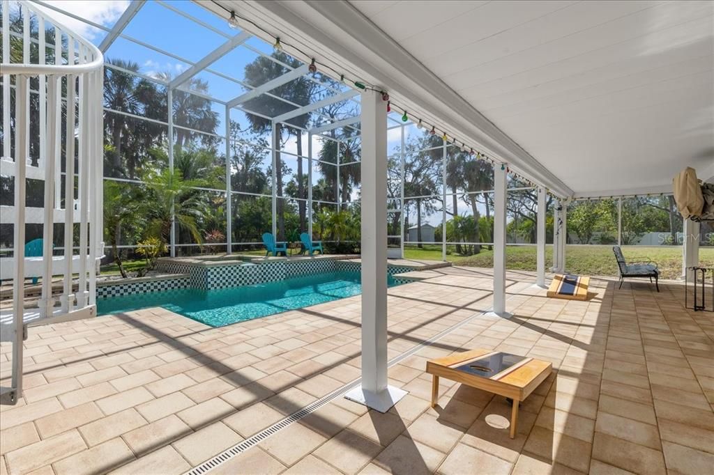 For Sale: $1,299,000 (4 beds, 3 baths, 2624 Square Feet)