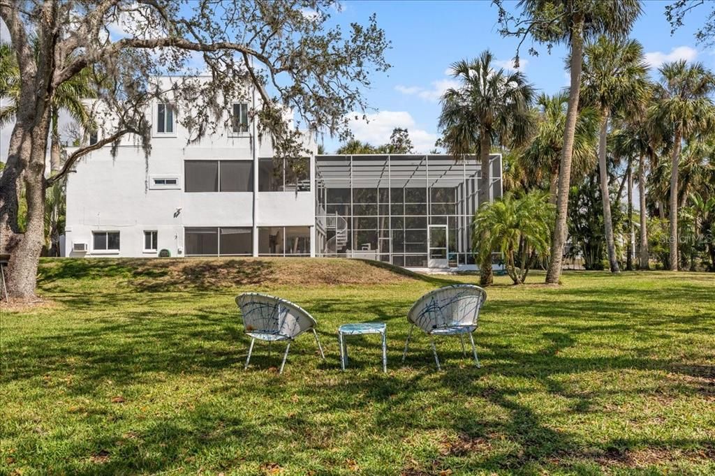 For Sale: $1,299,000 (4 beds, 3 baths, 2624 Square Feet)