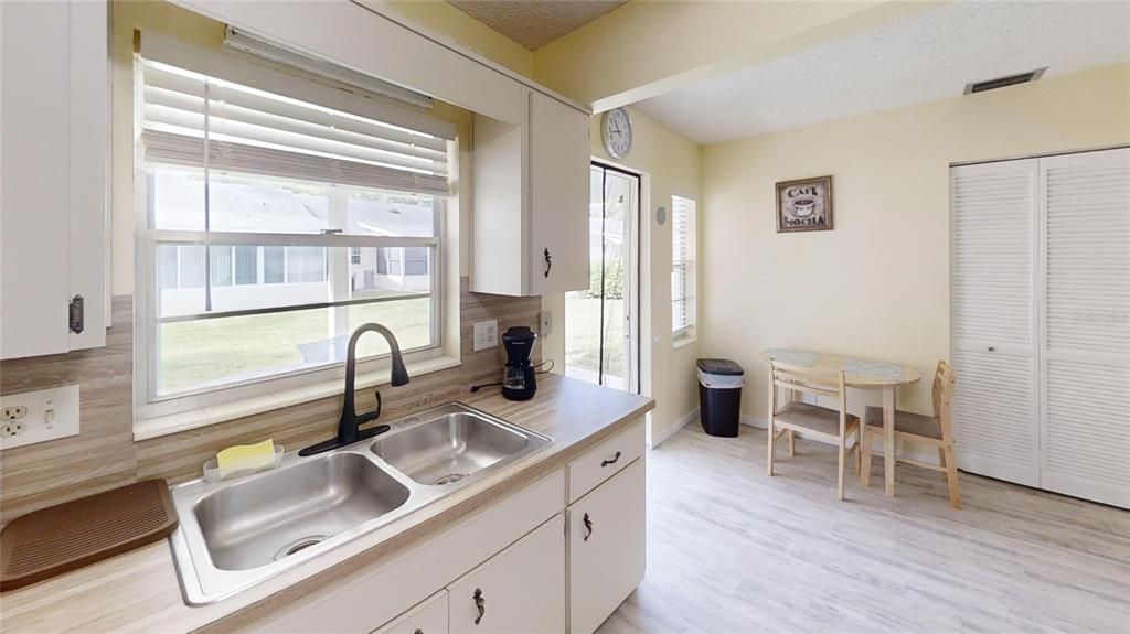 В аренду: $1,600 (2 спален, 2 ванн, 1179 Квадратных фут)