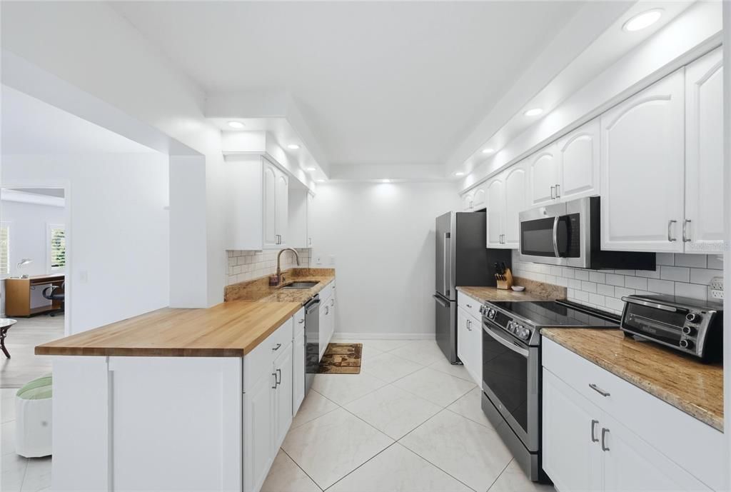 En Venta: $750,000 (4 camas, 2 baños, 2102 Pies cuadrados)