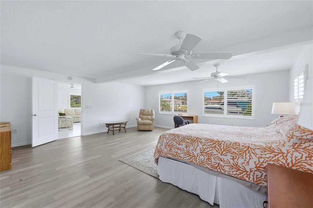 En Venta: $750,000 (4 camas, 2 baños, 2102 Pies cuadrados)