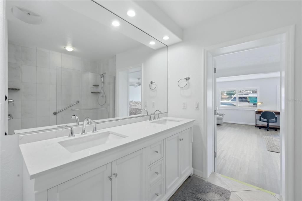 En Venta: $750,000 (4 camas, 2 baños, 2102 Pies cuadrados)