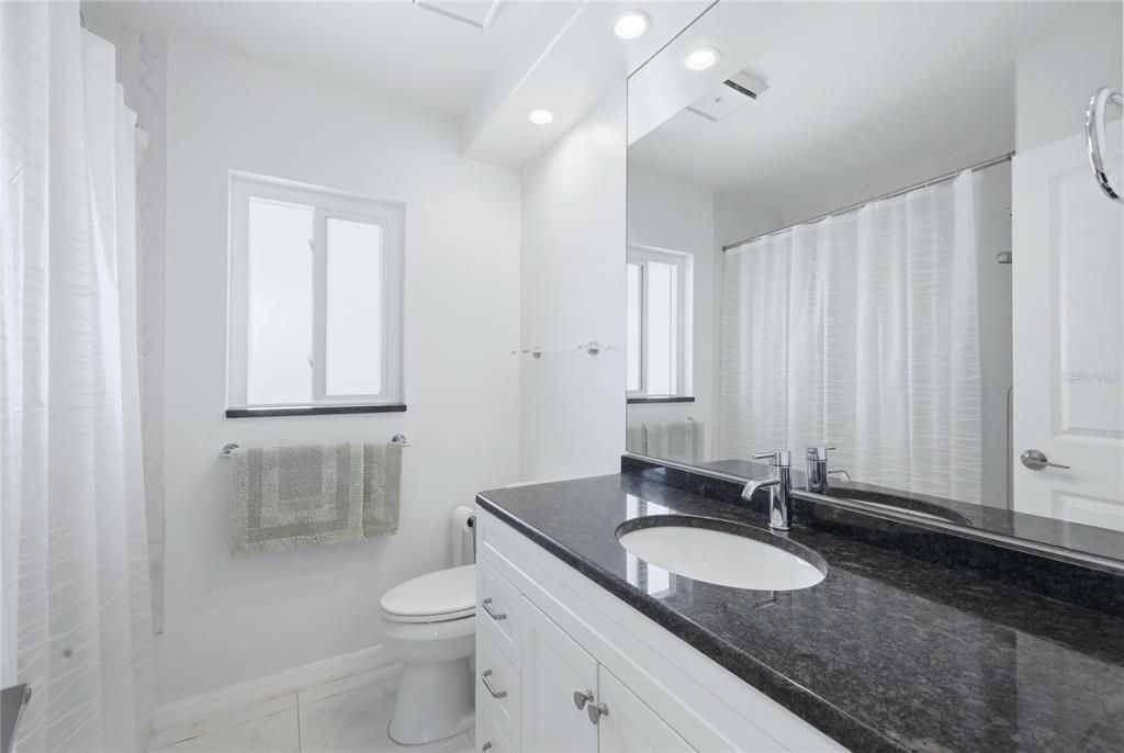 En Venta: $750,000 (4 camas, 2 baños, 2102 Pies cuadrados)