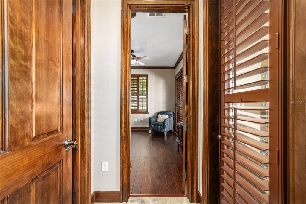 На продажу: $1,082,768 (6 спален, 4 ванн, 3936 Квадратных фут)