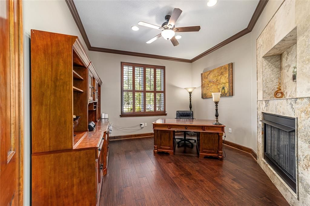 На продажу: $1,082,768 (6 спален, 4 ванн, 3936 Квадратных фут)