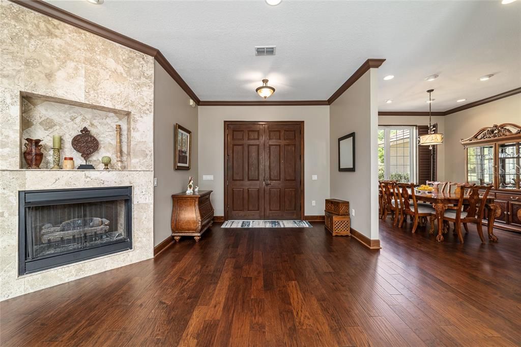 На продажу: $1,082,768 (6 спален, 4 ванн, 3936 Квадратных фут)