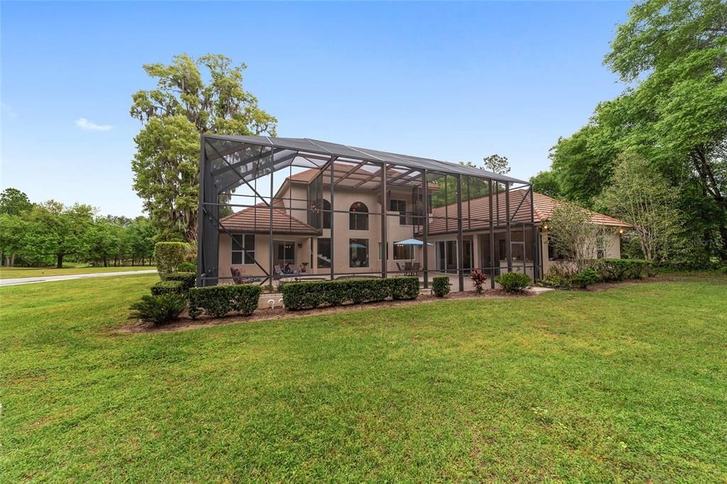 На продажу: $1,082,768 (6 спален, 4 ванн, 3936 Квадратных фут)