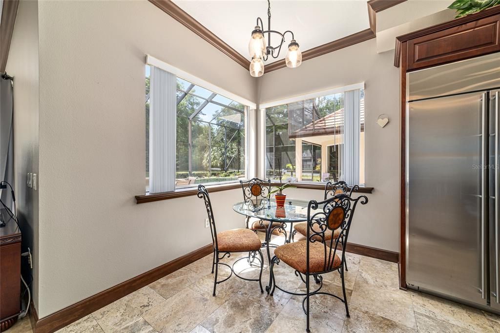 На продажу: $1,082,768 (6 спален, 4 ванн, 3936 Квадратных фут)