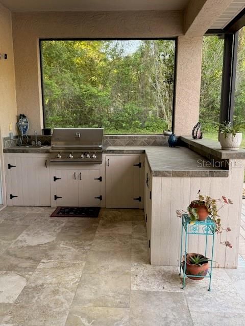 На продажу: $1,082,768 (6 спален, 4 ванн, 3936 Квадратных фут)