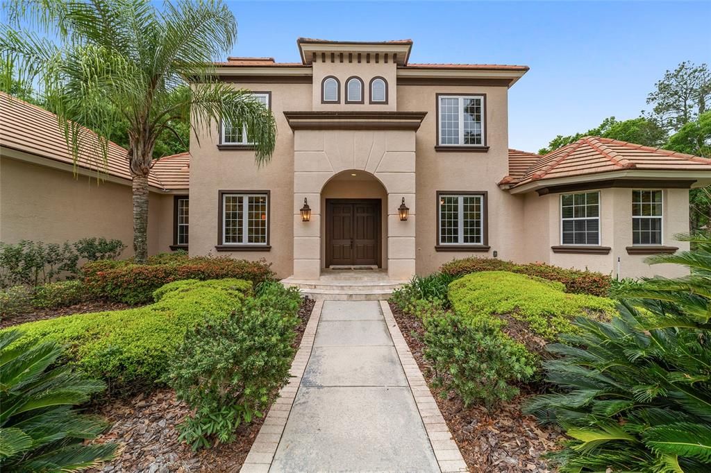 На продажу: $1,082,768 (6 спален, 4 ванн, 3936 Квадратных фут)