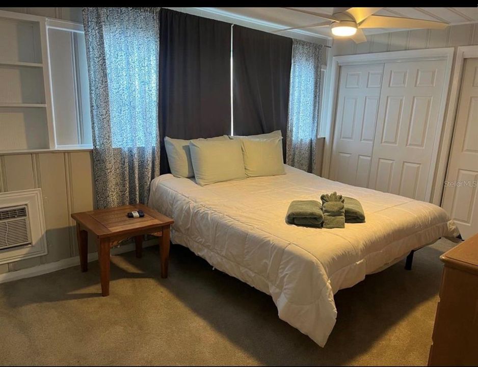 Activo con contrato: $3,950 (4 camas, 2 baños, 1878 Pies cuadrados)