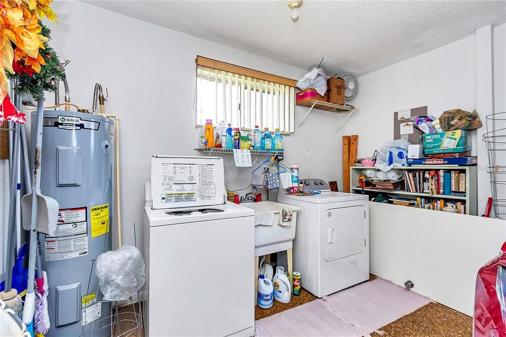 待售: $200,000 (2 贝兹, 2 浴室, 1432 平方英尺)