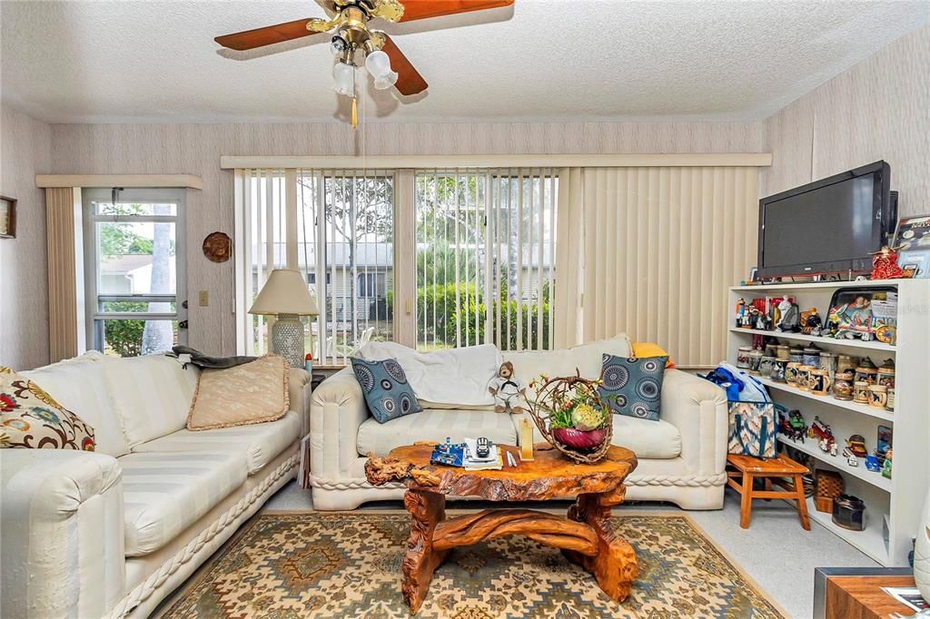 待售: $200,000 (2 贝兹, 2 浴室, 1432 平方英尺)