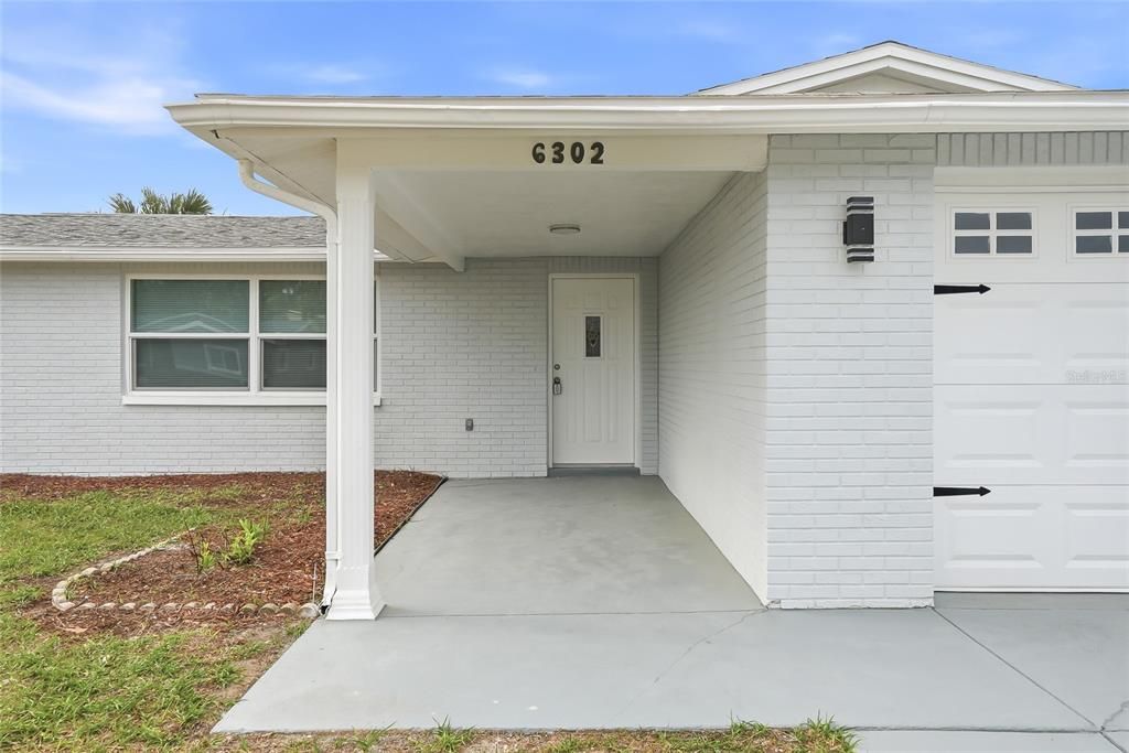 Activo con contrato: $329,000 (4 camas, 2 baños, 1561 Pies cuadrados)