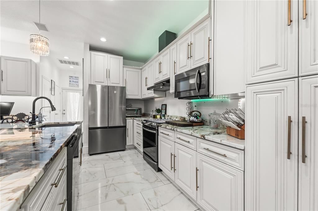 For Sale: $1,699,695 (7 beds, 4 baths, 4268 Square Feet)