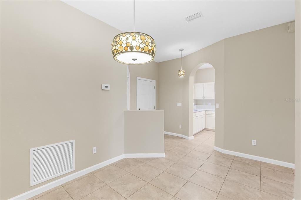 На продажу: $319,000 (3 спален, 2 ванн, 1598 Квадратных фут)