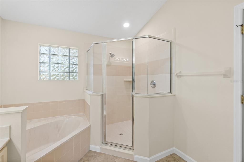 На продажу: $319,000 (3 спален, 2 ванн, 1598 Квадратных фут)