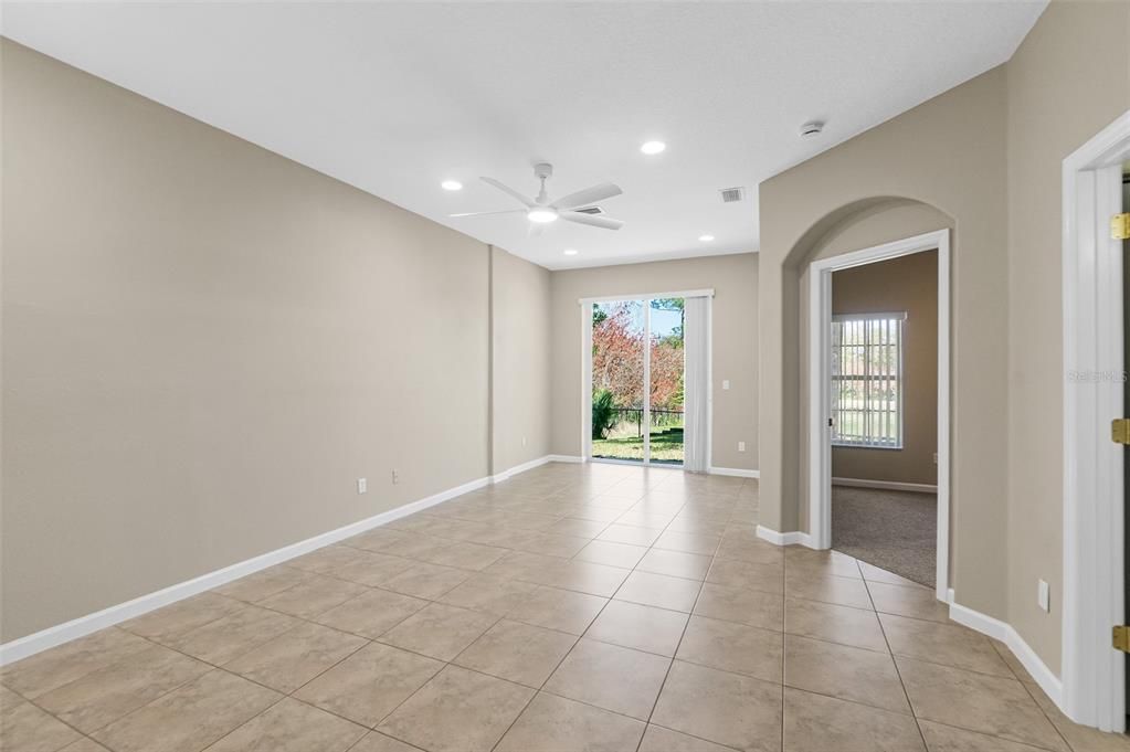 На продажу: $319,000 (3 спален, 2 ванн, 1598 Квадратных фут)