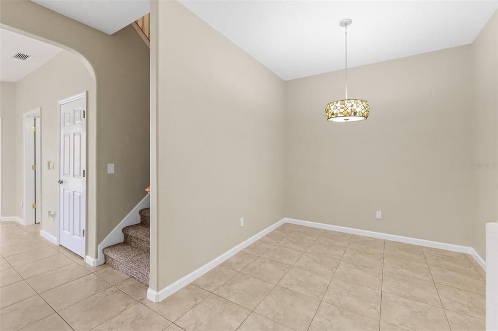 На продажу: $319,000 (3 спален, 2 ванн, 1598 Квадратных фут)