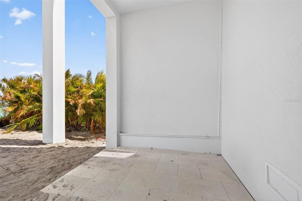 Active With Contract: $3,995,000 (5 beds, 4 baths, 4233 Square Feet)