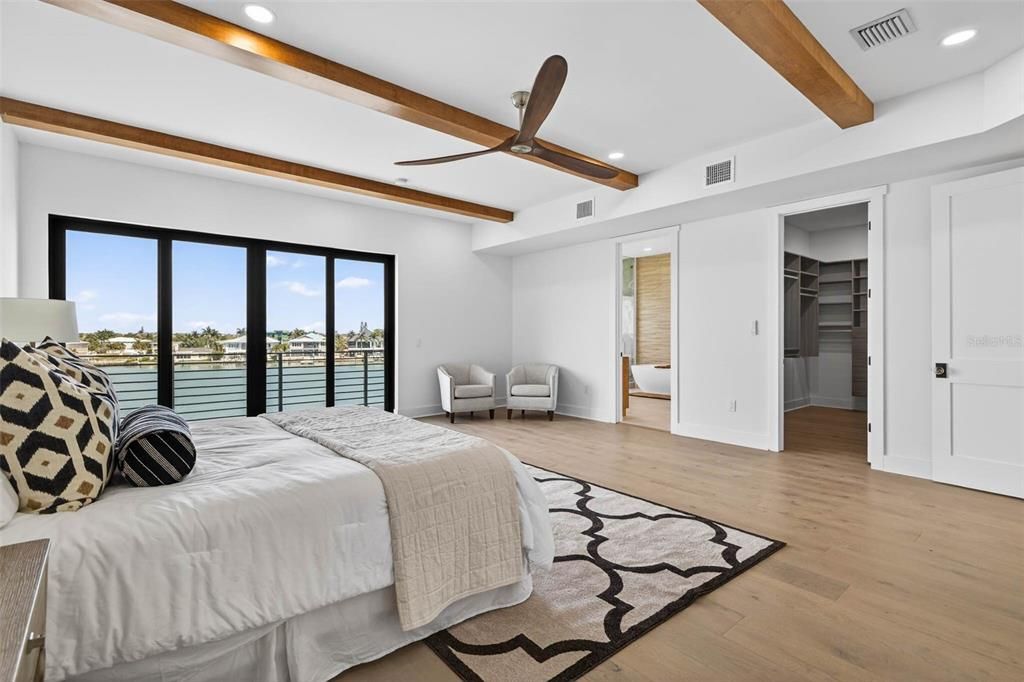 Active With Contract: $3,995,000 (5 beds, 4 baths, 4233 Square Feet)