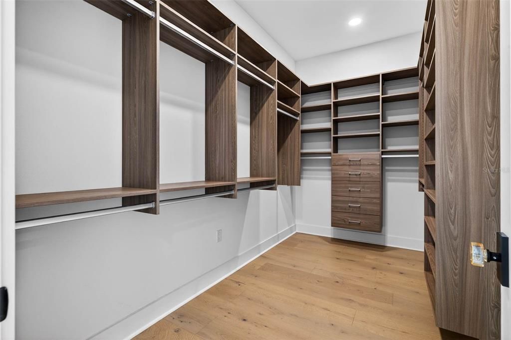 Active With Contract: $3,995,000 (5 beds, 4 baths, 4233 Square Feet)