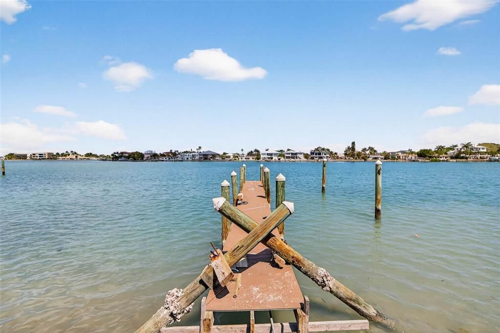 Active With Contract: $3,995,000 (5 beds, 4 baths, 4233 Square Feet)