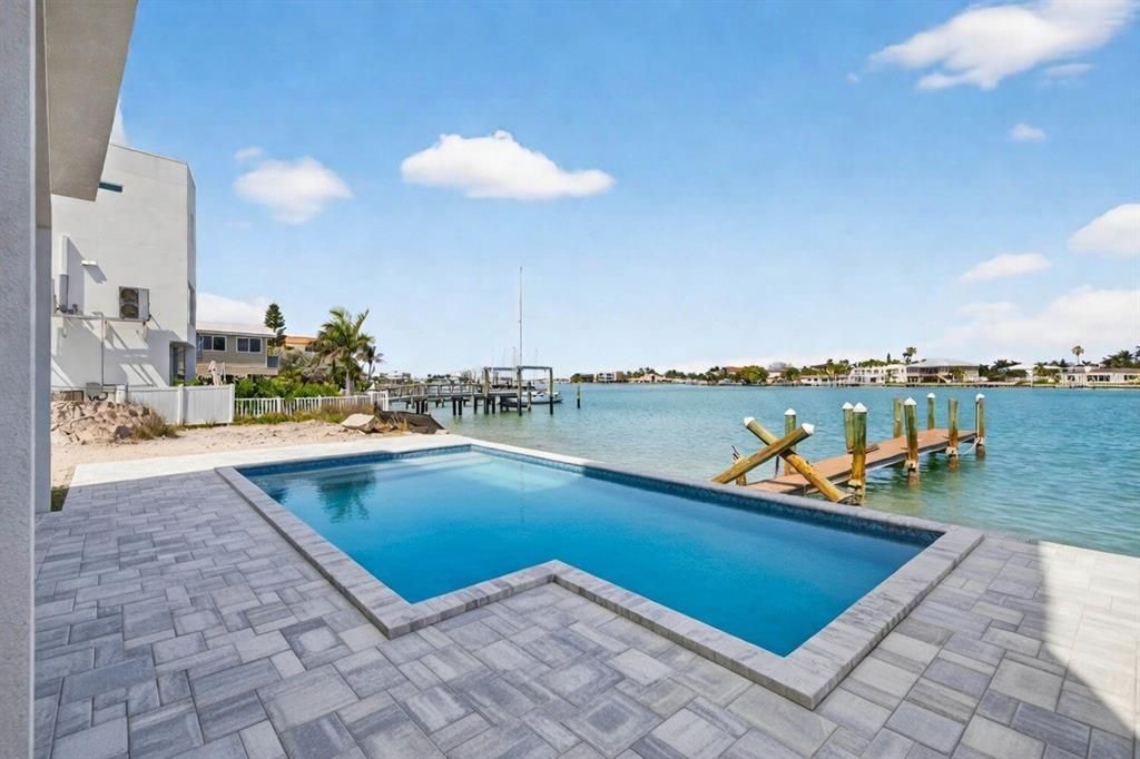 Active With Contract: $3,995,000 (5 beds, 4 baths, 4233 Square Feet)