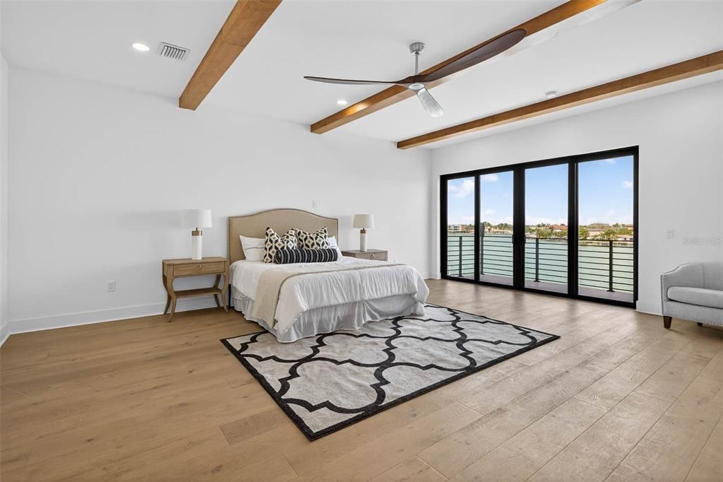 Active With Contract: $3,995,000 (5 beds, 4 baths, 4233 Square Feet)