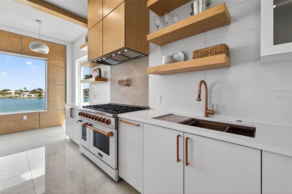 Active With Contract: $3,995,000 (5 beds, 4 baths, 4233 Square Feet)