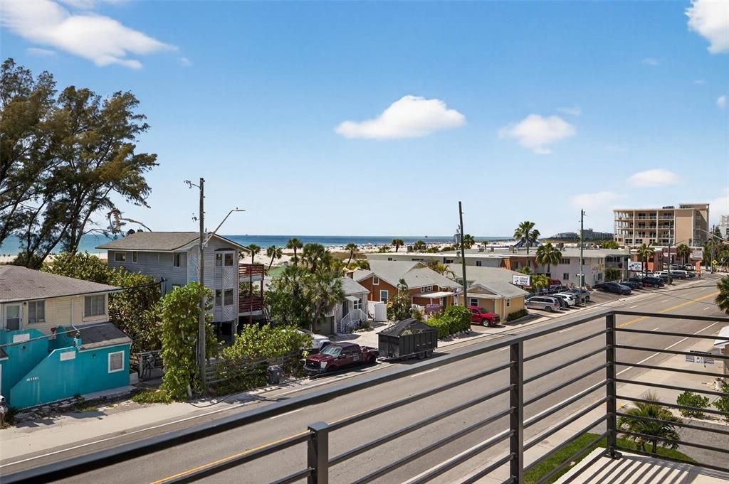 Active With Contract: $3,995,000 (5 beds, 4 baths, 4233 Square Feet)