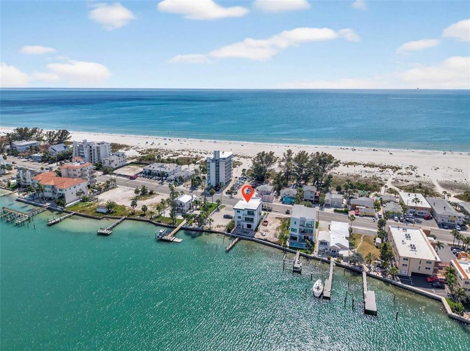 Active With Contract: $3,995,000 (5 beds, 4 baths, 4233 Square Feet)
