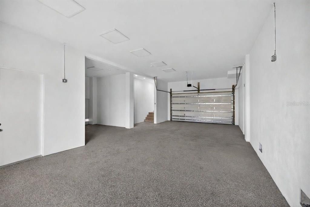 Active With Contract: $3,995,000 (5 beds, 4 baths, 4233 Square Feet)