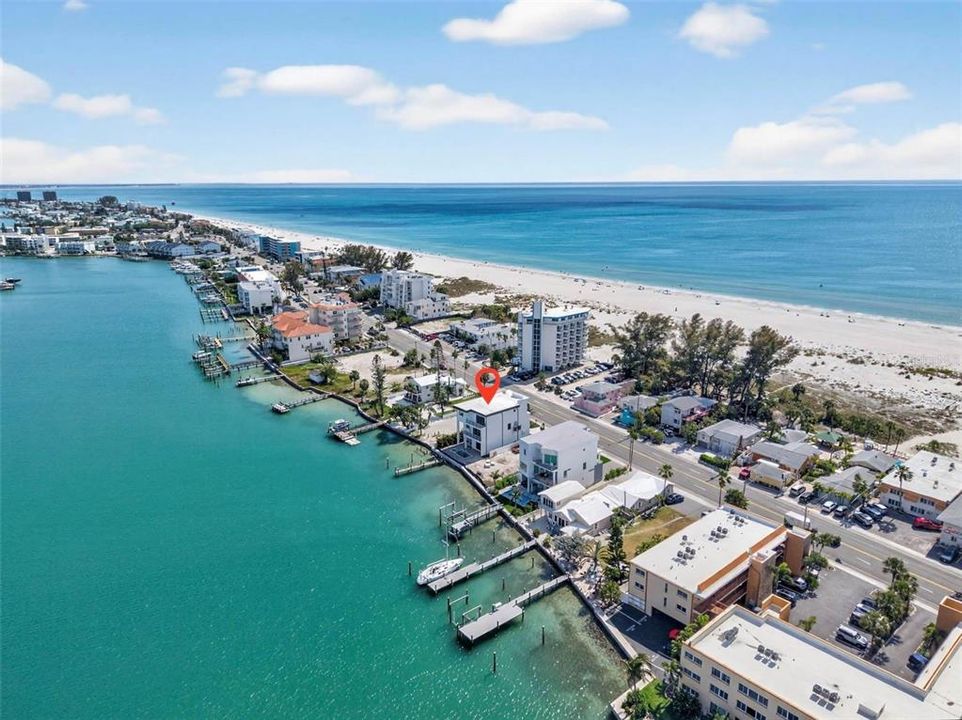 Active With Contract: $3,995,000 (5 beds, 4 baths, 4233 Square Feet)