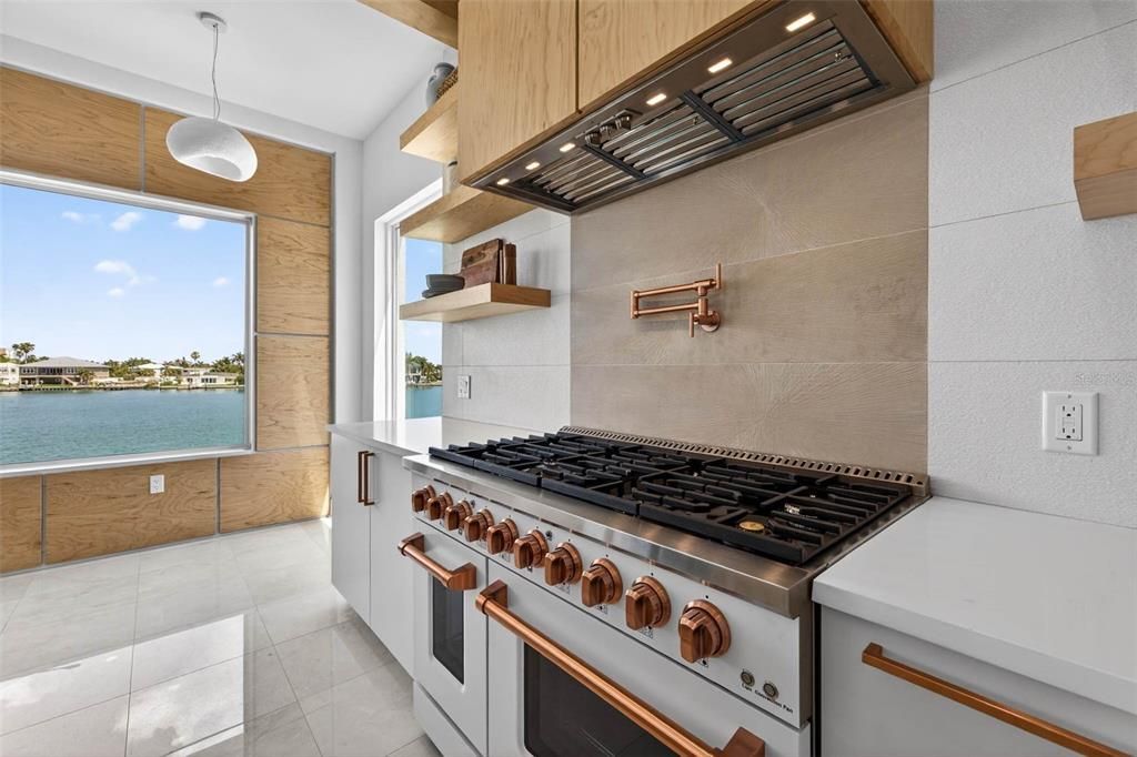 Active With Contract: $3,995,000 (5 beds, 4 baths, 4233 Square Feet)
