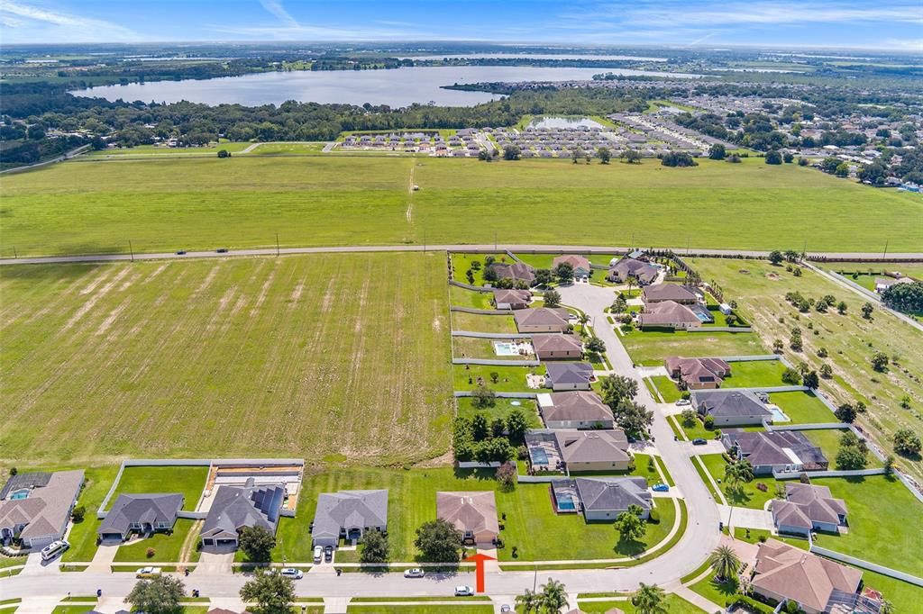 Activo con contrato: $374,999 (4 camas, 3 baños, 2106 Pies cuadrados)
